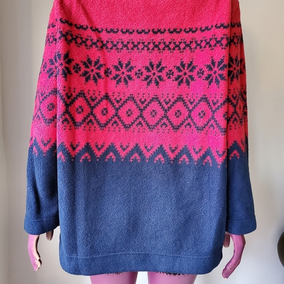 Fleece Snow Flakes pullover Sweater/Large (SOLD) - Picture 2 of 5